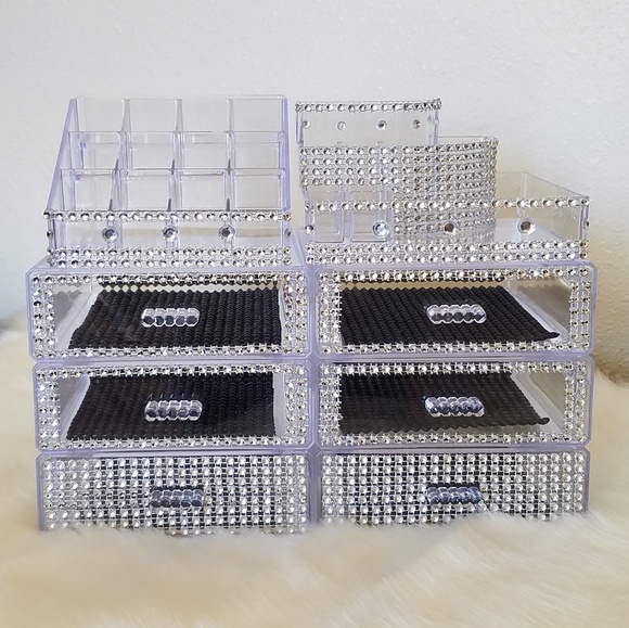 Makeup Storage - Picture 1 of 3